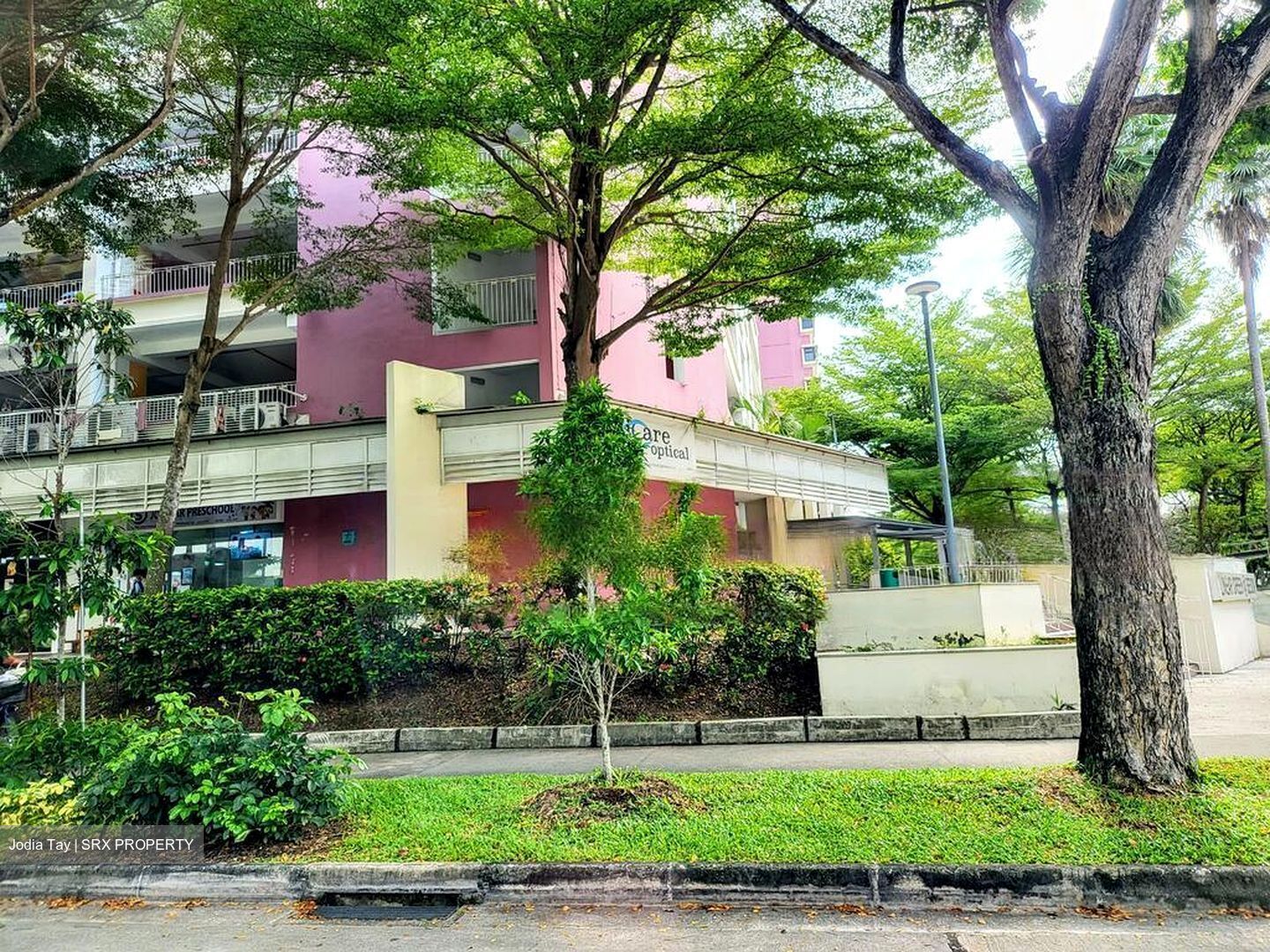Bedok Central (D16), Shop House #452194991